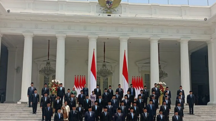 Dosen UI Blak-blakan Kritik Kabinet Prabowo: Semua Menteri Mikirnya Cuma Makan Bergizi Gratis Doang