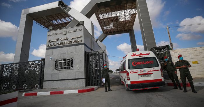 Tank Zionis Tembaki Ambulans Saat Melewati Perbatasan