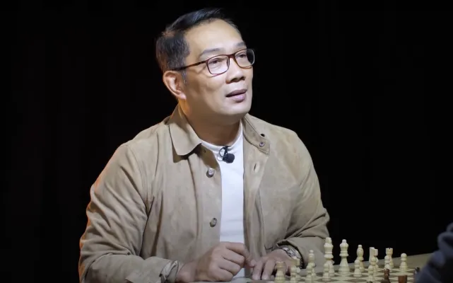 Kasus Perselingkuhan RK Diduga Hanya Pengalihan Isu RUU TNI, Netizen: "Skip Ridwan Kamil, Fokus Aksi di Jakarta"
