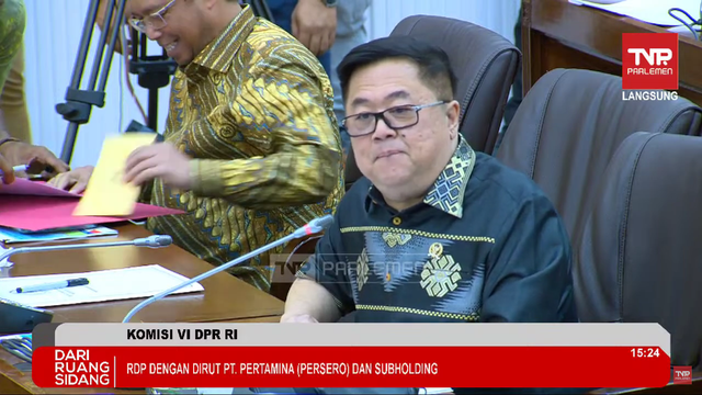 Viral Amplop Cokelat di Rapat DPR, Ternyata Ini Penjelasannya