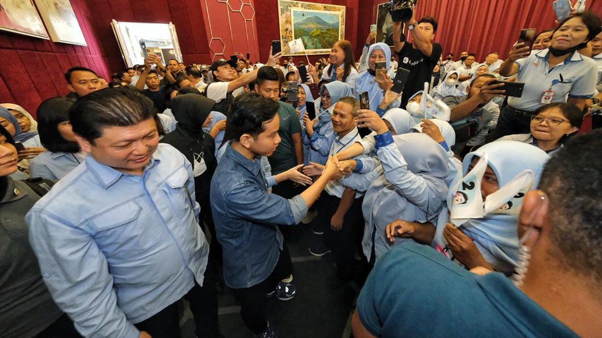 Ke Sritex, Gibran Ingin Selesaikan Tumpang Tindih Aturan Demi Industri