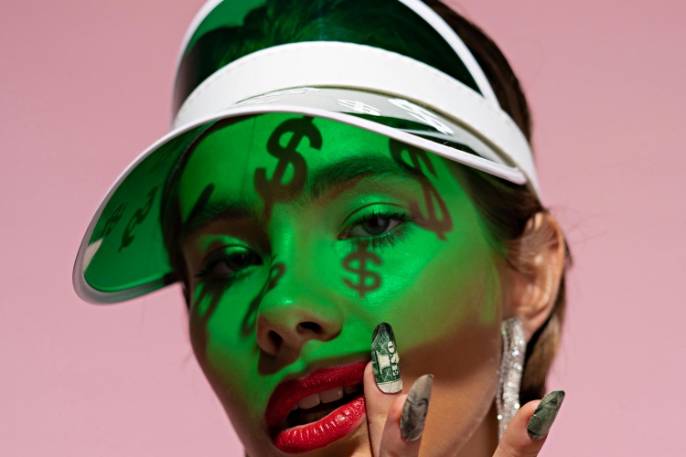 China Blokir Influencer yang Suka Flexing　