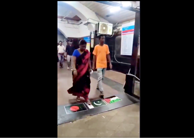 Di India, Bendera Palestina Dijadikan Keset dan Diinjak-Injak