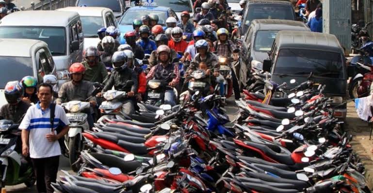 Pemprov DKI mewacanakan tarif parkir hingga Rp60.000 per jam! Perbaiki Dulu Sistemnya!