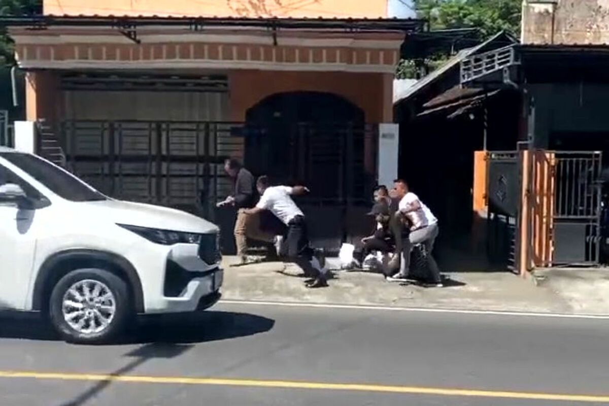 3 Mahasiswa Blitar Ditangkap Saat Kritik Gibran, Manto Gudono: Demokrasi Rasa Otoriter