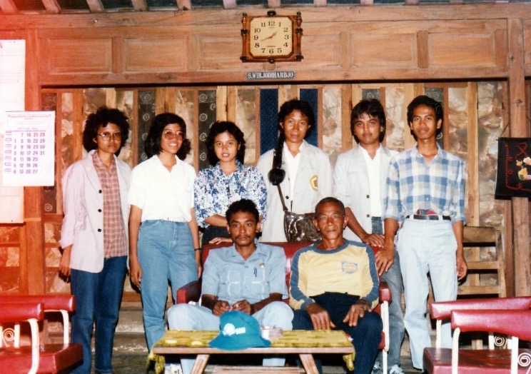 Tantang Keaslian Foto Jokowi, Roy Suryo Tampilkan Bukti KKN Asli