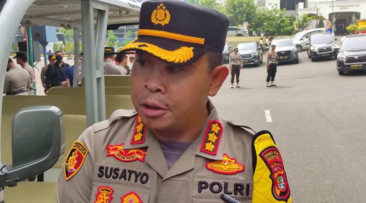 Demo Mahasiswa di Kemenpora Berujung Ricuh: 6 Tersangka, 1 Polisi Terluka Bakar