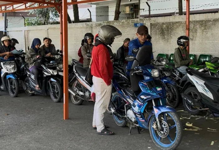 Antusias Warga Tinggi, Pemprov Jabar Perpanjang Program Pemutihan Pajak Kendaraan hingga 30 September 2025!