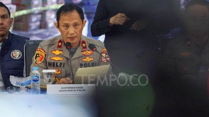 Direktur Tindak Pidana Ekonomi dan Khusus (Dirtipideksus) Bareskrim Polri Brigjen Pol Helfi Assegaf dalam konferensi pers kasus penyelundupan ilegal di Mabes Polri, Jakarta, 4 Februari 2025. Tempo/Ilham Balindra