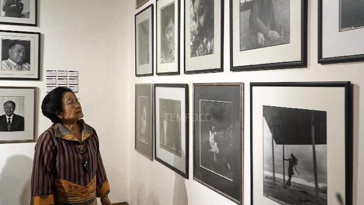 Kado Xi Jinping Untuk Megawati Buku 'Tata Kelola Pemerintahan'