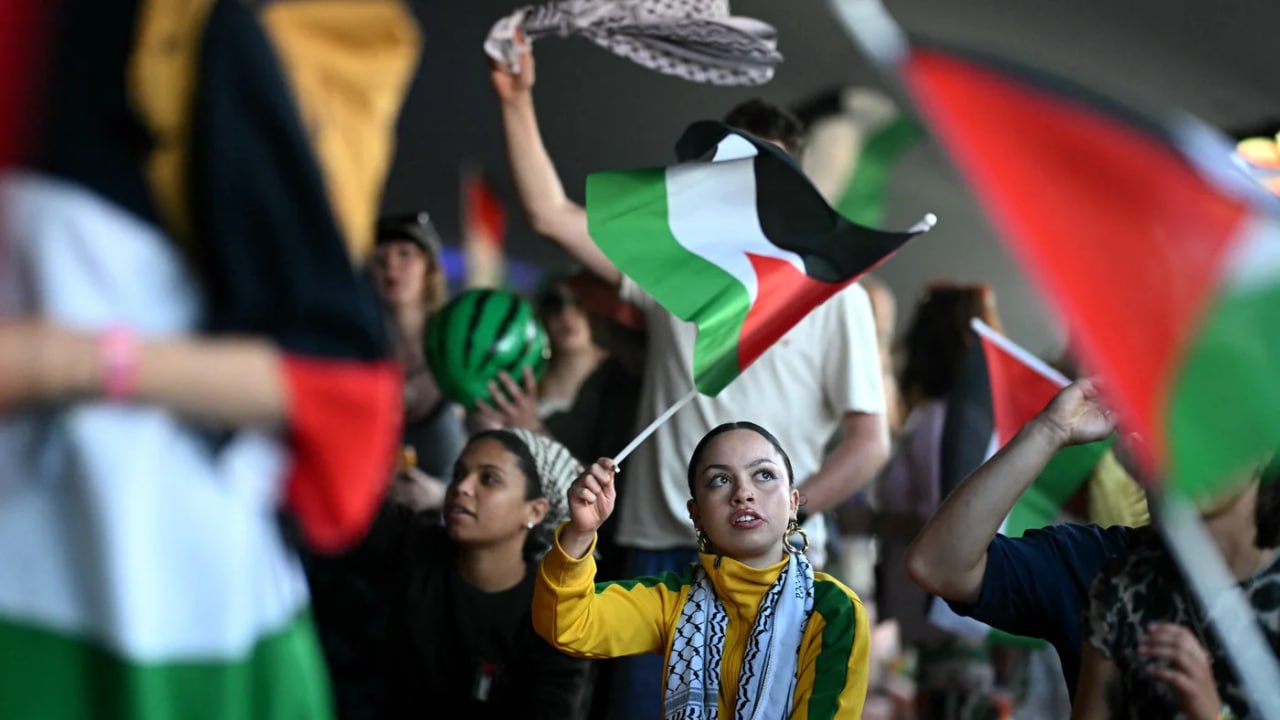 Reaksi Keras Pemerintah Inggris ke Bob Vylan Dinilai Lebih Parah dari Sikap Mereka terhadap Genosida di Gaza