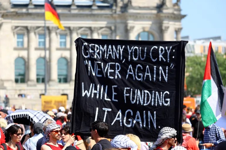 Ketika Hukum Dipakai untuk Teman, dan Diterapkan untuk Musuh: Sikap Uni Eropa terhadap Israel