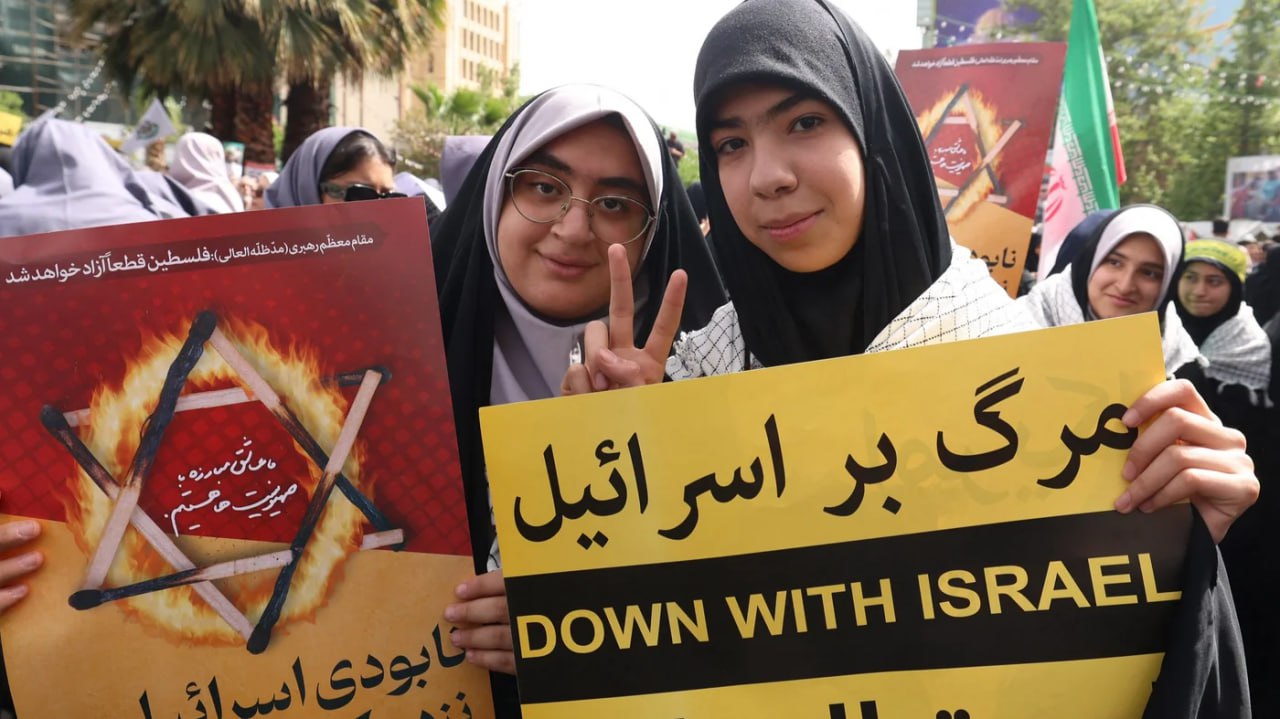 Perdebatan Soal Perempuan Muslim di Iran Picu Respons Keras di Media Sosial