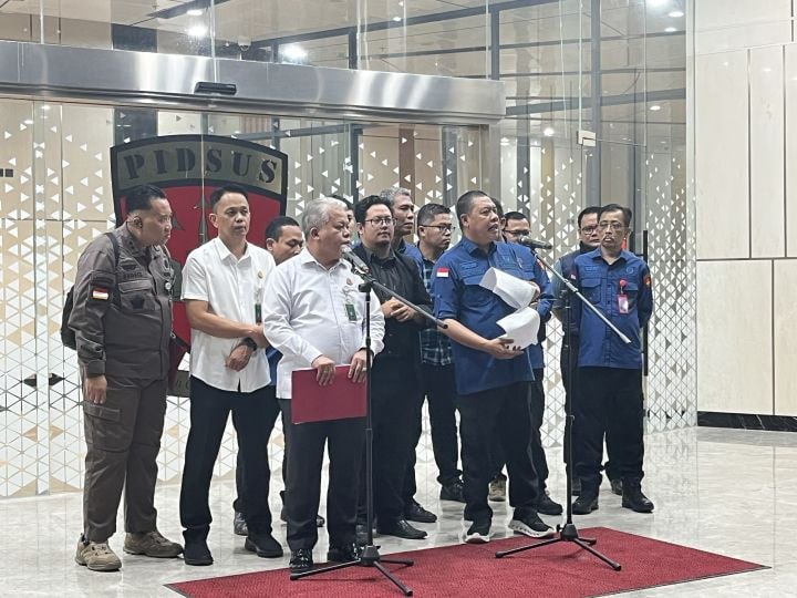 Skandal Minyak Mentah! Kejagung Tetapkan Total 18 Tersangka, Kerugian mencapai Rp285 Triliun!