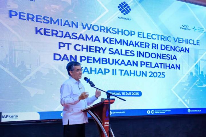 Praja IPDN Harus Siap Jadi Pemimpin Visioner Menaker Dorong 3 Mindset Kunci Hadapi Era Digital