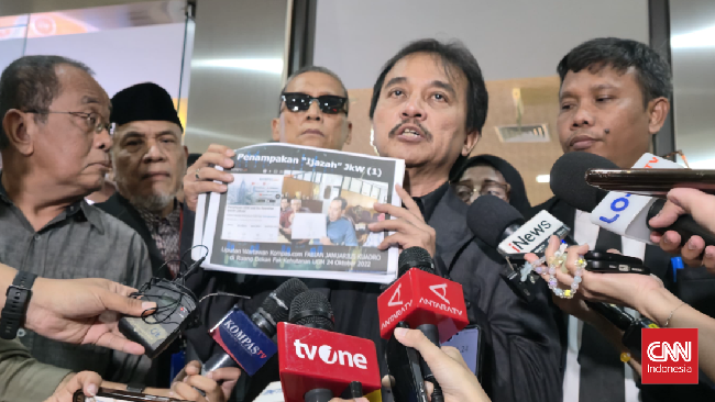 Roy Suryo beserta Tim Pembela Ulama dan Aktivis (TPUA) menghadiri gelar perkara khusus terkait dugaan ijazah palsu Presiden RI ke-7 Jokowi di Bareskrim Polri.