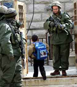 Tenteng Senapan Mainan, Bocah Palestina Ditembak Tentara Zionis Israel