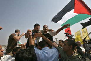 Tentara Israel Tembaki Kerumunan Warga Palestina di Perbatasan Ghaza