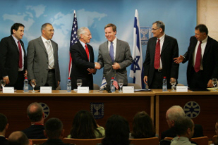 AS Tandatangani Bantuan "Persenjataan" untuk Israel