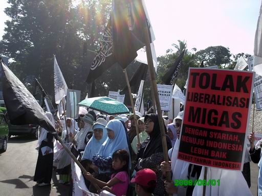 HTI Gelar Aksi Ummat Tolak BBM