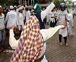 Bentrokan Monas Akibat Pemerintah Lamban Keluarkan SKB
