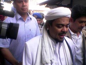Sidang Praperadilan Digelar, Pendukung Habib Rizieq Padati Ruangan