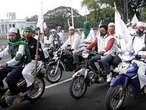 Ketua DPR: Kekerasan Karena Pemerintah Ambangkan Kasus Ahmadiyah