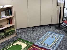 Makin Banyak Perusahaan-Perusahaan di Texas Sediakan Tempat Salat