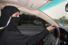Perempuan Saudi Tuntut Dibolehkan Setir Mobil Sendiri