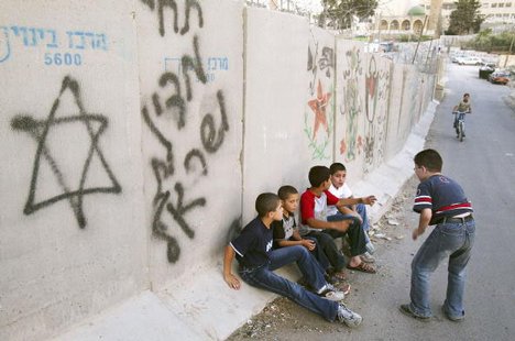 Amnesty International: Israel Harus Hentikan Pembangunan Tembok Pemisah di Tepi Barat