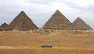 Mesir Tolak Komersialisasi Gambar-Gambar Piramida di Giza