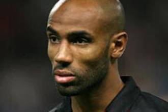 Pemain Sepakbola Tim Sevila Selamatkan Sebuah Masjid