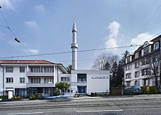 Larang Pembangunan Menara Masjid, Kelompok Kiri Swiss Desak Referendum
