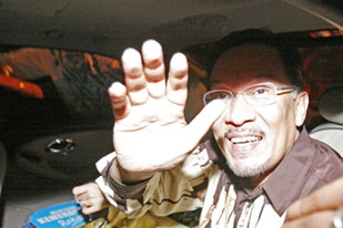 Anwar Ibrahim, Siap Gantikan Pemerintahan di Malaysia