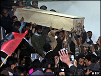 Jenazah Bhutto Dimakamkan, Sejumlah  Kota di Pakistan Rusuh