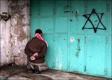 Lelaki Palestina Diikat di Tiang Listrik, Lalu Dipukuli Oleh Pemukim Yahudi