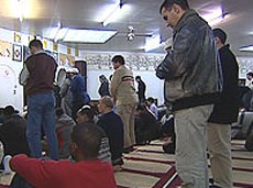Seorang Pria Bersenjata Serang Islamic Center di Swiss