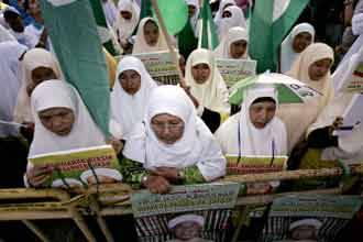 Jelang Pemilu, Dua Partai Islam Terbesar di Malaysia Umbar Isu Agama