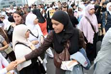 Siswi Sekolah di Belgia Buat Petisi Tolak Larangan Berjilbab
