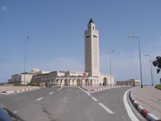 Paradoks Masjid Terbesar di Negara Anti Jilbab, Tunisia