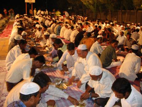 Saudi Larang Buka Puasa di Dalam Masjid