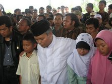 Pemakaman Isteri Dr. Hidayat Nurwahid