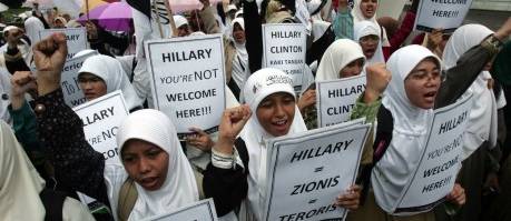 KAMMI Gelar Aksi Tolak Kedatangan Hillary Clinton