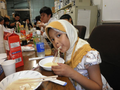 Puasa di Negeri Sakura (4): “Islam Eksklusif”