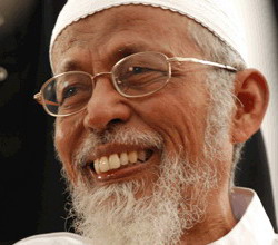 Mengenal Lebih Dekat Ustadz Abu Bakar Ba'asyir: Orang Tua Yang Tidak Kenal Kata Pensiun (2-Habis)