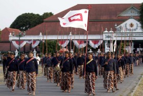 Sedekah Bumi Kasultanan: Baru Lebaran Sudah Kembali Musyrik. Masya Allah...