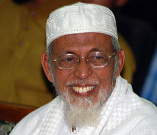 Lebih Dekat Dengan Ustadz Abu Bakar Ba'asyir: Menjadi Yatim Saat Umur 7 Tahun (1)