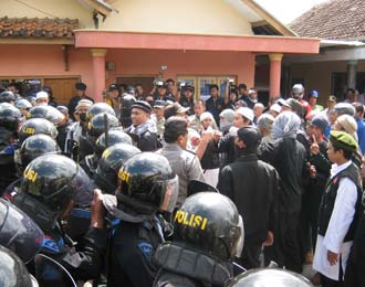 Bentrok Ormas Islam dengan Ahmadiyah Bisa Terjadi Lagi Jika Aparat Tidak Tegas