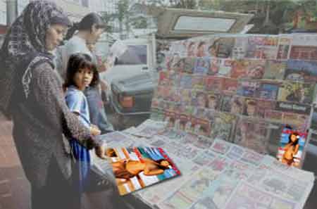 Membedah Agenda Penolak UU Pornografi (2)