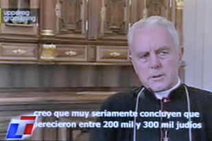 Argentina Usir Uskup Yang Menolak Holocaust